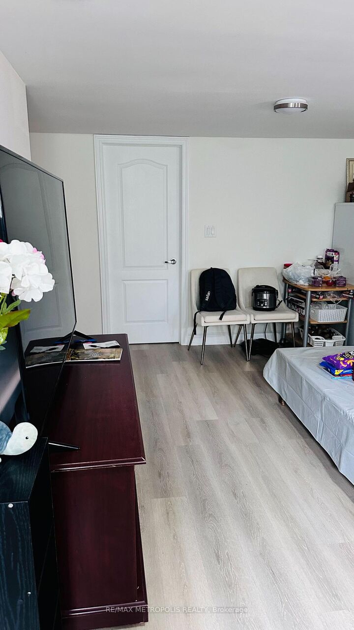 Property Photo: 65 Gloria Street ON L4N 5W5
