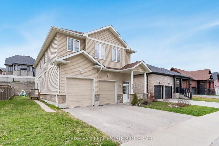 Property Photo: 3118 Emperor Drive ON L3V 0G4