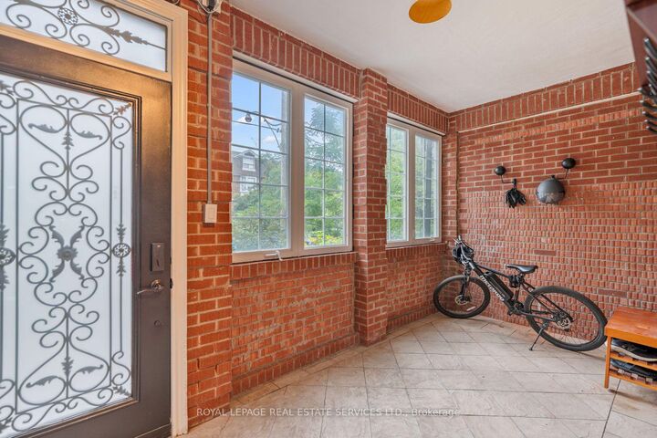 Property Photo:  58 Pauline Avenue  ON M6H 3M8 
