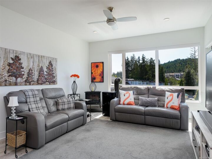 Property Photo:  1311 Lakepoint Way #503  BC V9B 0S7 