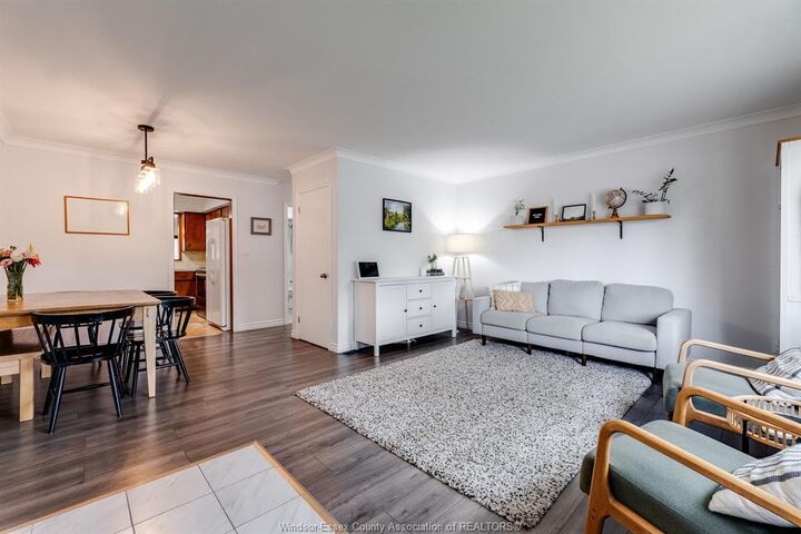 Property Photo:  19 Rickway Drive  ON N8H 2M3 