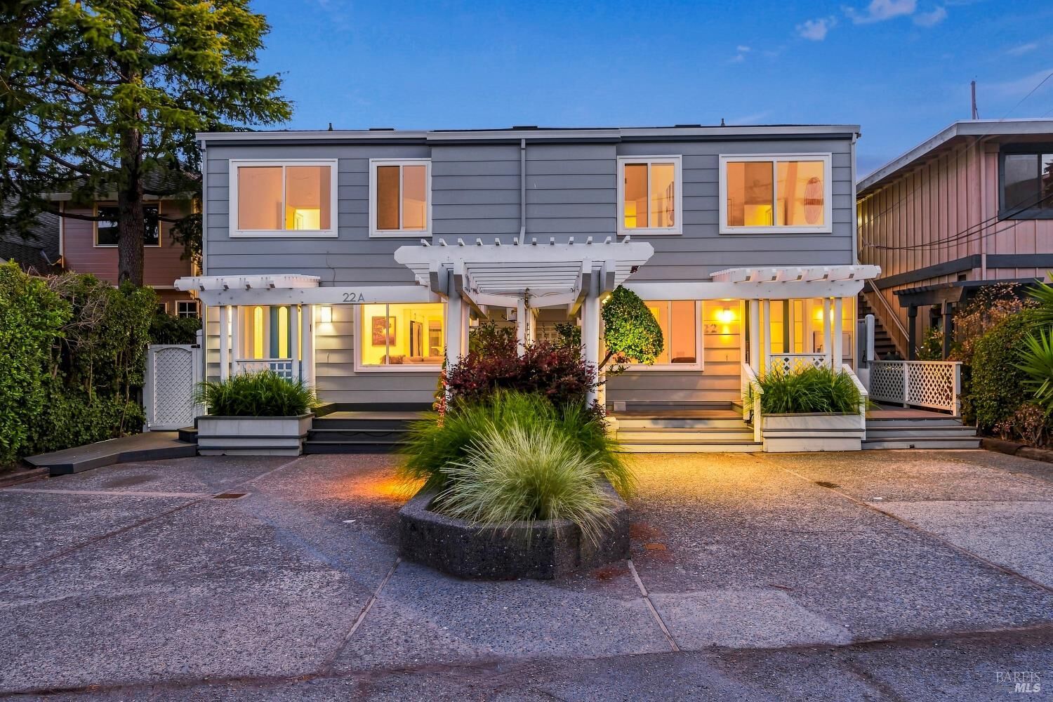 Property Photo:  22 22A Mooring Road  CA 94901 