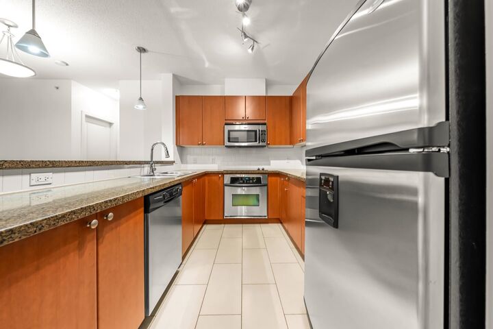 Property Photo:  11 E. Royal Avenue 402  BC V3L 0A8 