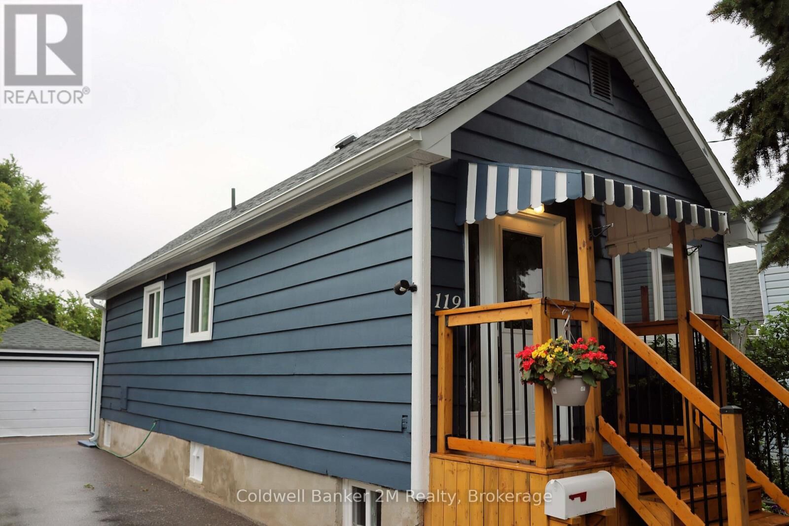 Property Photo:  119 Nassau Street  ON L1J 4A3 