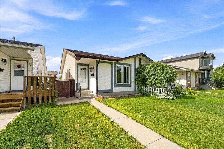 Property Photo:  75 Gull Lake Road  MB R3T 4X1 
