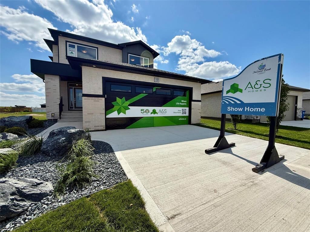 Property Photo:  39 Parkrose Place  MB R5A 0B4 