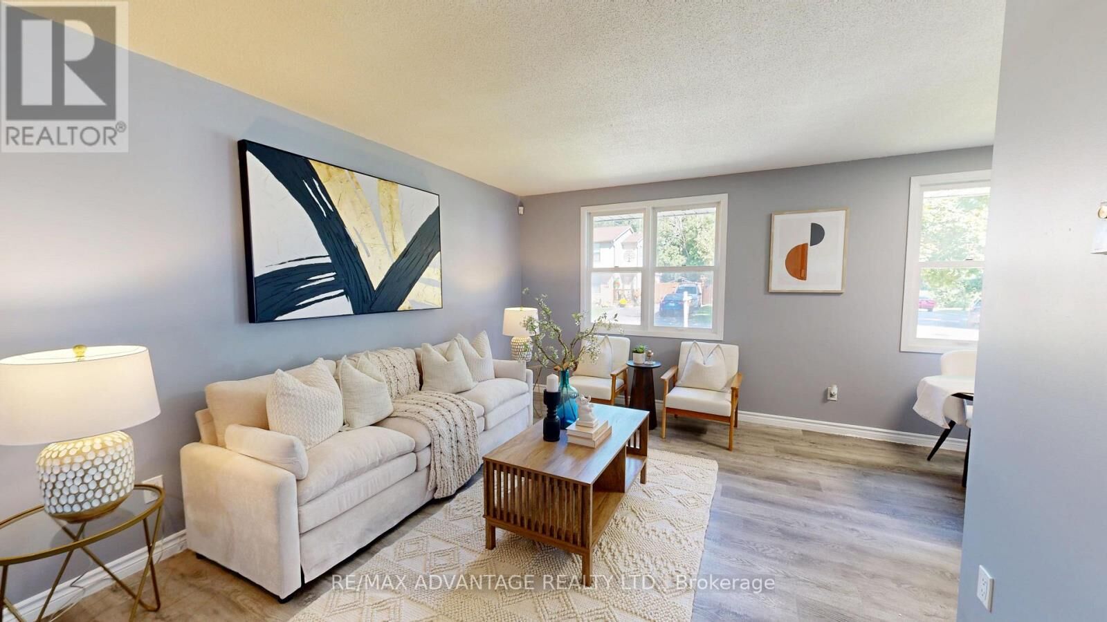 Property Photo:  9 Camelot Crescent  ON N5V 3L4 