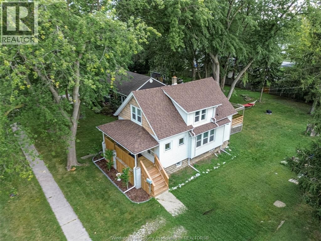 Property Photo:  135 Maple Avenue  ON N9J 1N7 