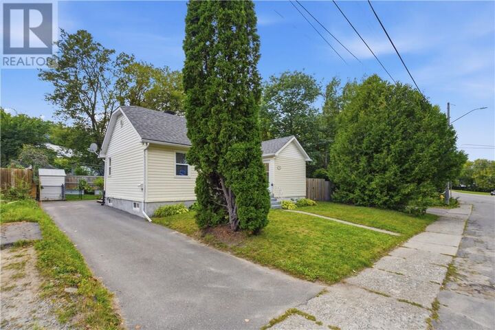 Property Photo:  33 Alder Street  ON P3C 4J9 