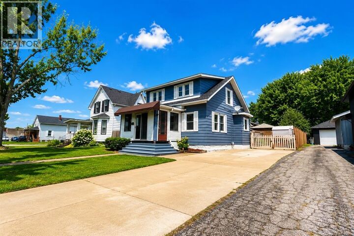 Property Photo:  438 Lyndoch Street  ON N0N 1G0 