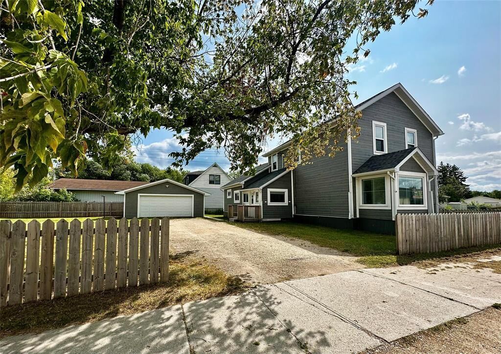 Property Photo: 54 2nd Street MB R9A 1K2