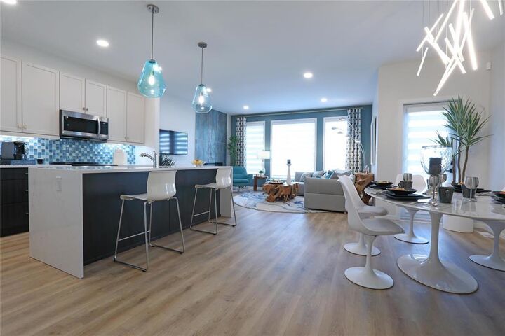 Property Photo: 22 Ken Butchart Crescent MB R3W 0R9