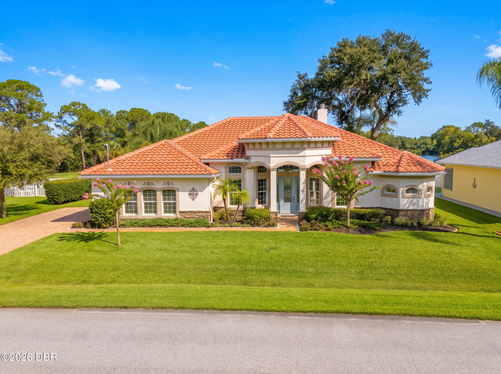 Property Photo: 41 Ludlow Lane W FL 32137