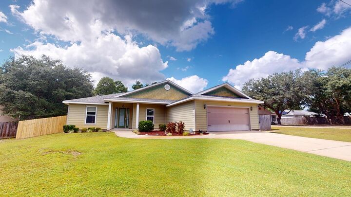 Property Photo: 2095 Las Vegas Trail FL 32566