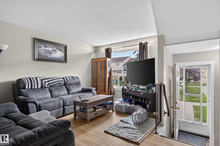 Property Photo:  18319 93 Avenue NW  AB T5T 1V2 