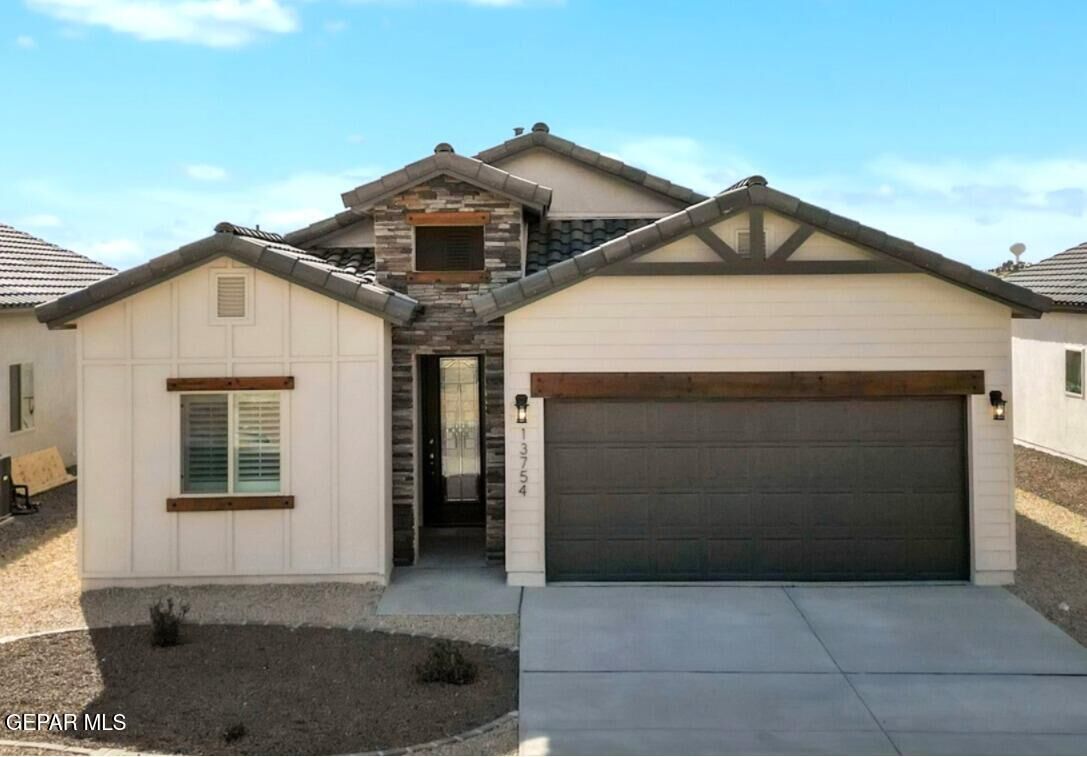 Property Photo:  5705 Las Ramblas Avenue  TX 79934 