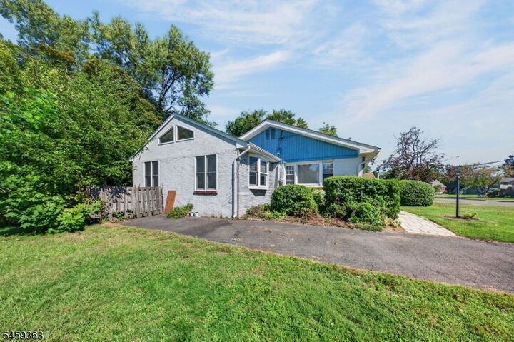 Property Photo: 5 Lydecker Pl NJ 08846