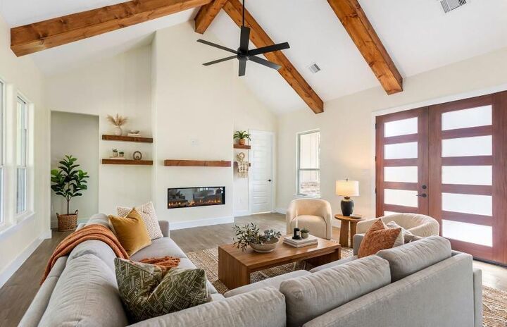 Property Photo: 1302 Lamar Street TX 77575