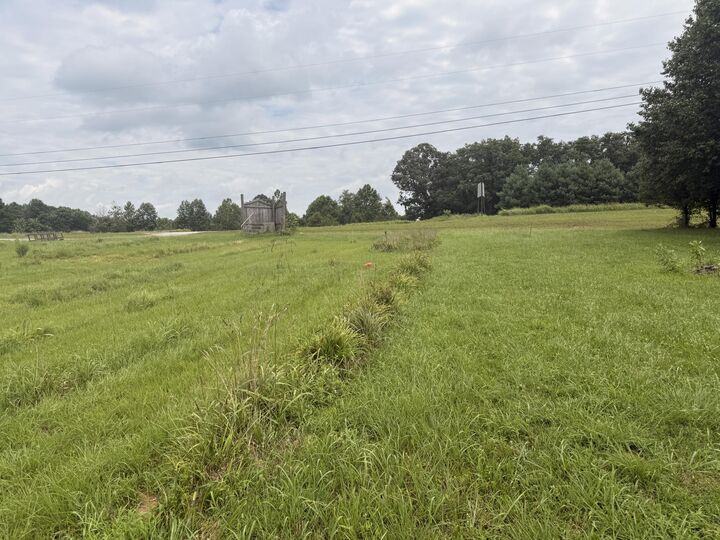 Property Photo: 12583 Hodgenville Road KY 42718