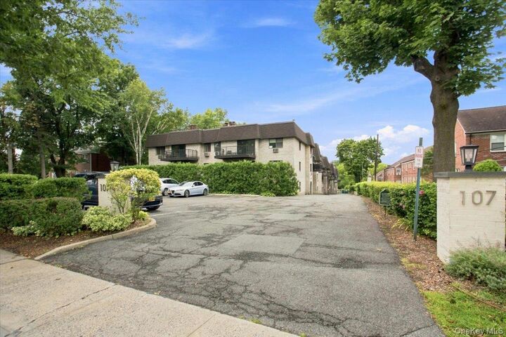 Property Photo:  107 N Broadway 205B  NY 10603 