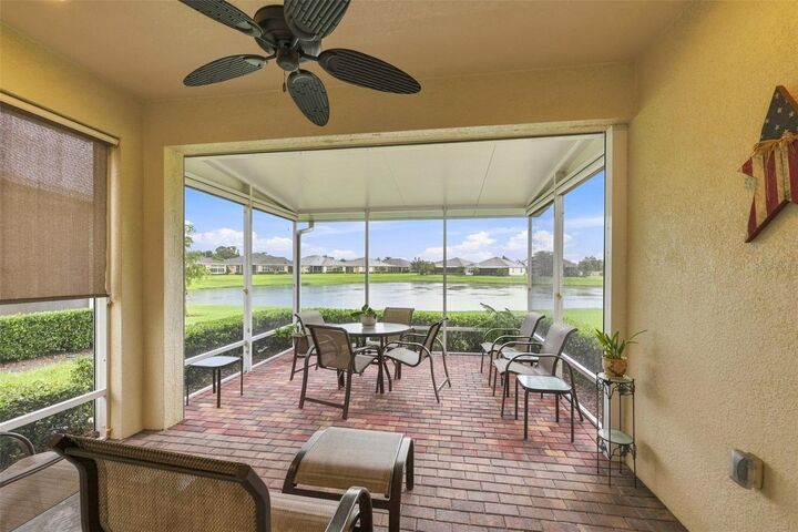 Property Photo:  629 Chipper Drive  FL 33573 