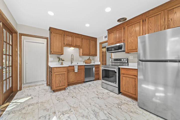 Property Photo: 5737 N Sievers Pl WI 53209