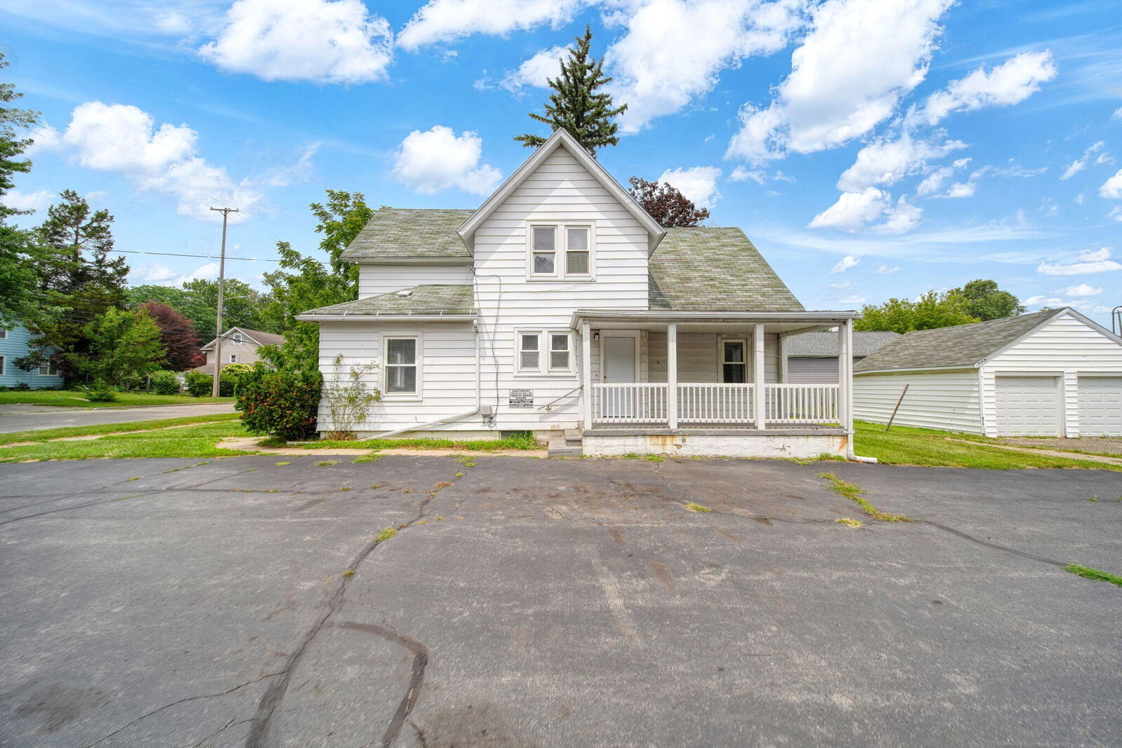 Property Photo:  1209 3rd Street  MI 49203 