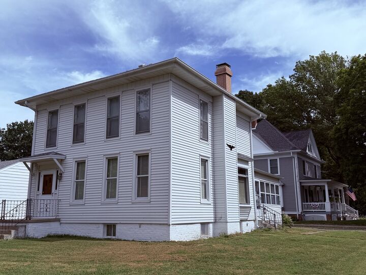 Property Photo:  203 E Market Street  IL 61842 