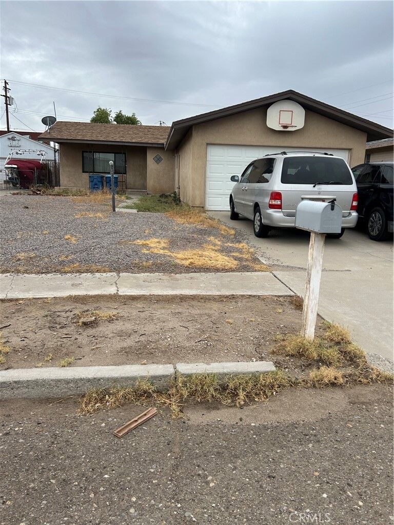 Property Photo: 555 California CA 92363