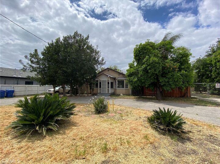 Property Photo:  9019 Noble Avenue  CA 91343 