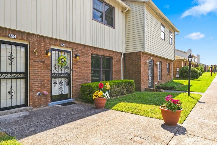 Property Photo: 264 Mayflower Ln N TN 37115