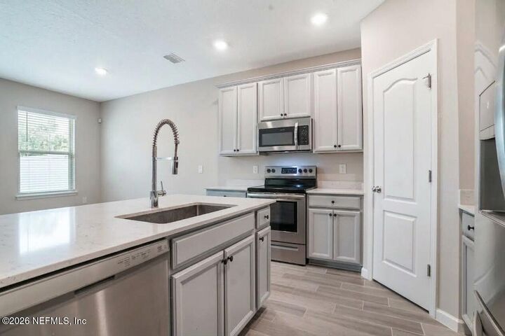 Property Photo: 10312 Benson Lake Drive FL 32222