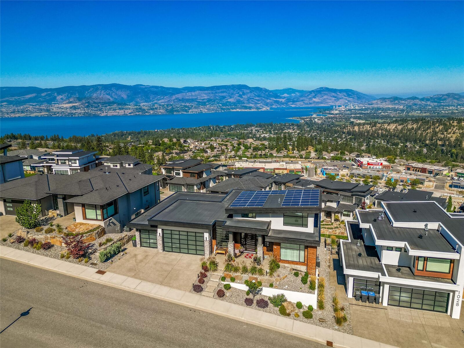 Property Photo:  1016 Clarance Avenue  BC V1W 5M6 