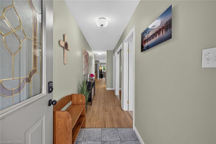 Property Photo:  30 Braemar Avenue 22  ON N3W 2M1 