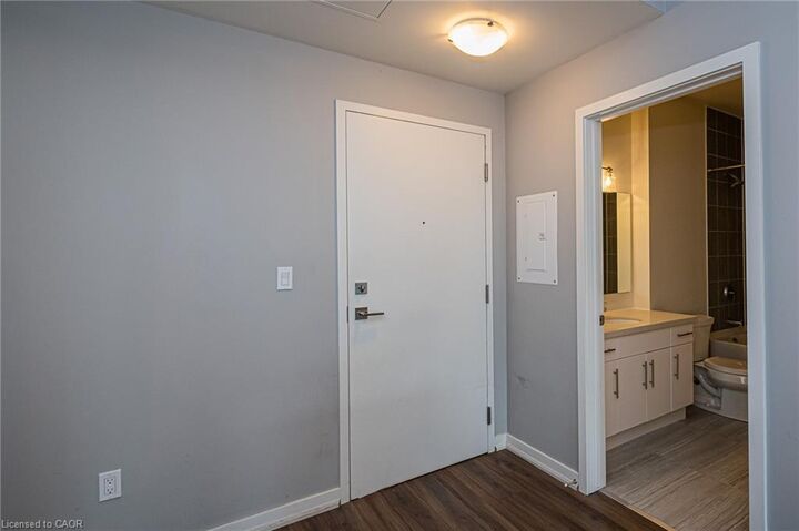 Property Photo:  690 King Street W 118  ON N2G 0B9 