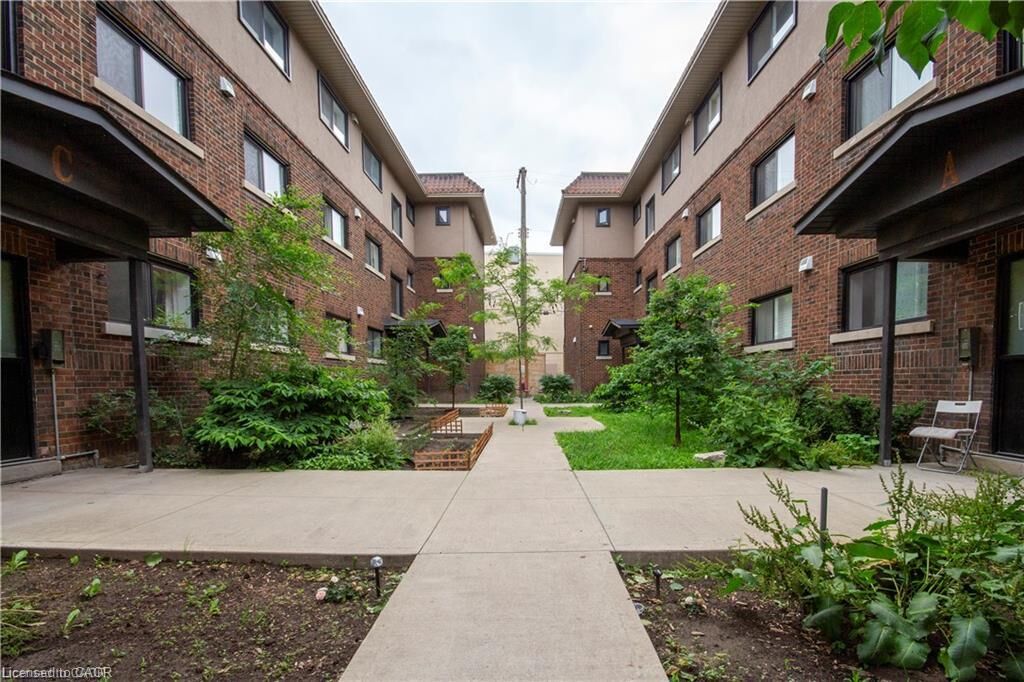 Property Photo:  540 King Street E C7  ON L8N 1E2 