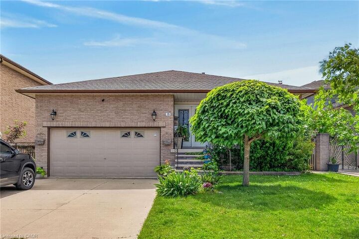 Property Photo:  15 Ellen Avenue  ON L8G 5A9 