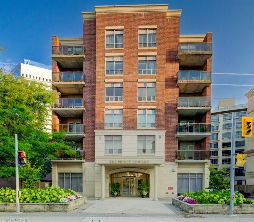 Property Photo:  4196 Dundas Street W 309  ON M8X 0A3 