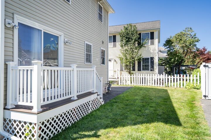 Property Photo:  5 Wright Street B  MA 01854 