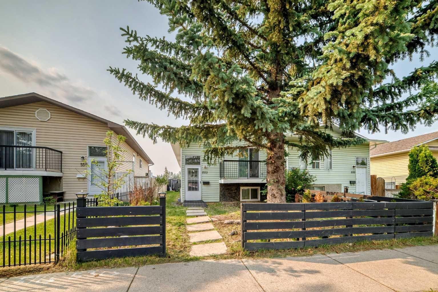 Property Photo:  553 Macewan Drive NW  AB T3K 3R2 
