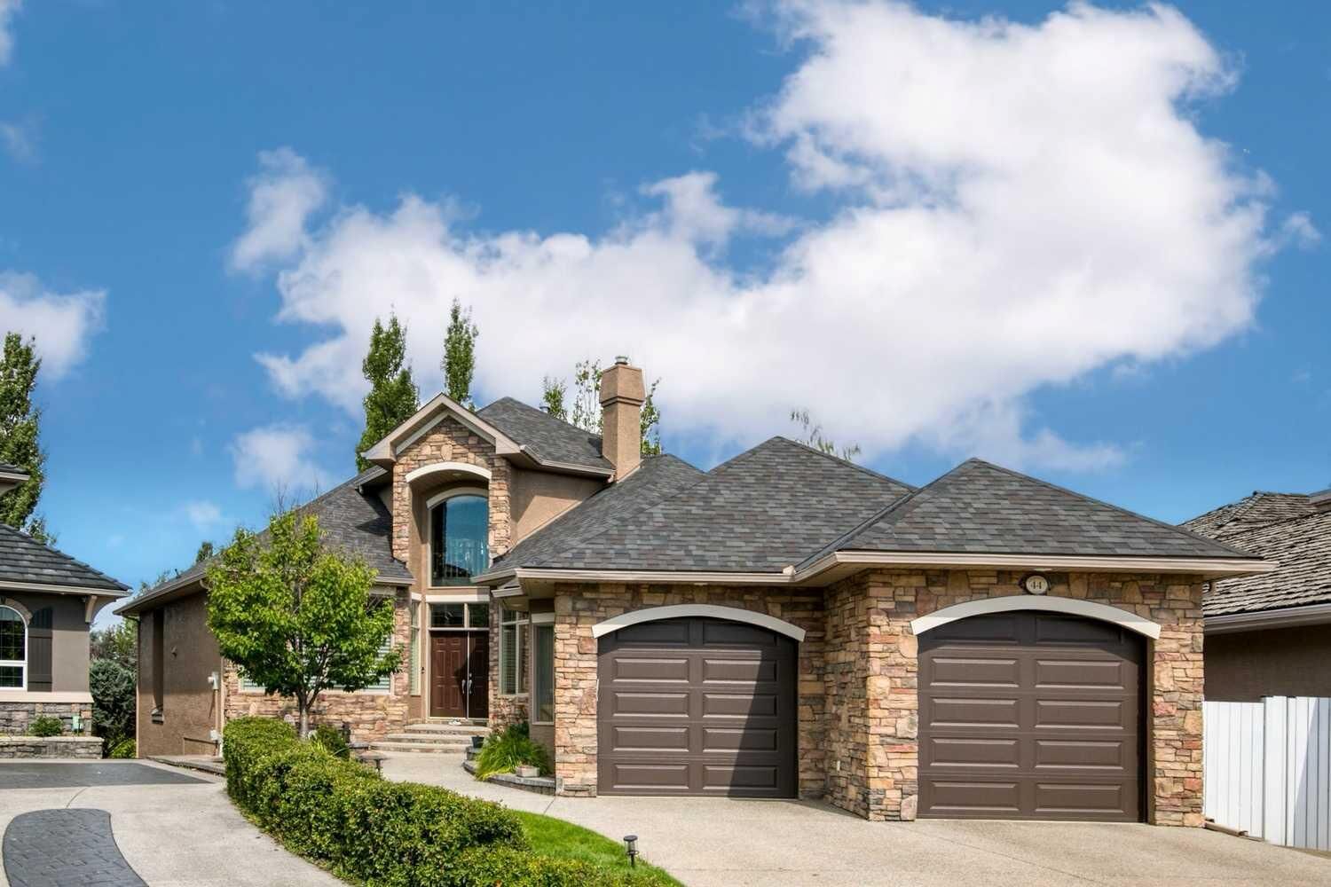 Photo de la propriété:  44 Evergreen Lane SW  AB T2Y 3T9 