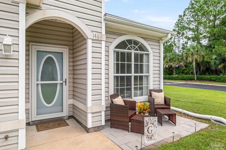 Property Photo:  1469 Tiger Lake Dr  FL 32563 