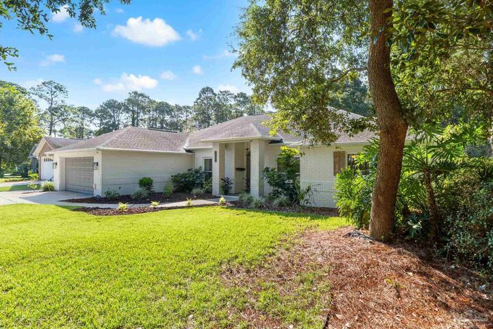Property Photo: 2739 Sunrunner Ln FL 32563