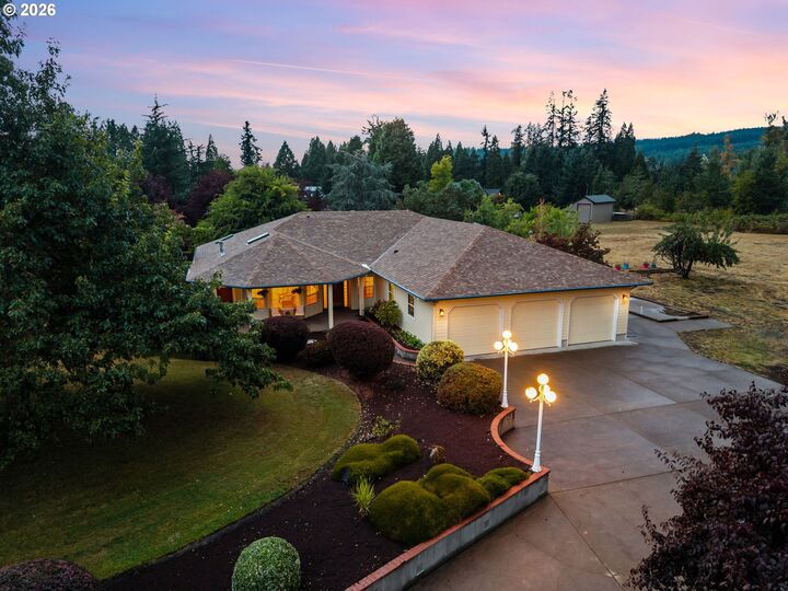 Property Photo: 39141 Easton Ln OR 97477