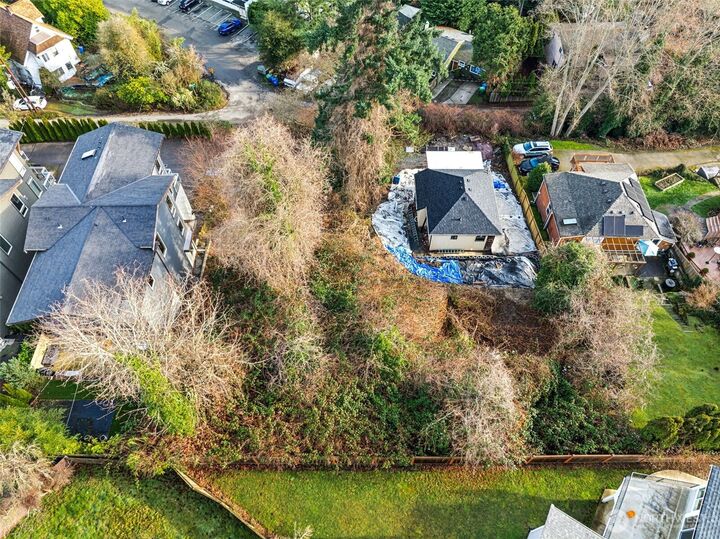 Property Photo: 4019 Burton Place W WA 98199