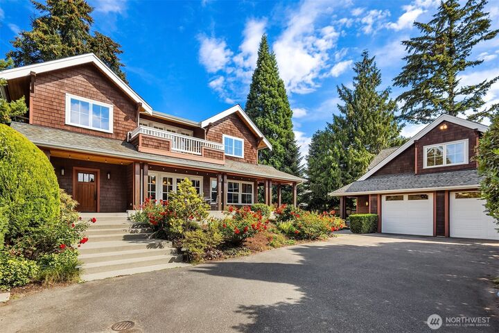 Property Photo:  424  10th Avenue  WA 98033 