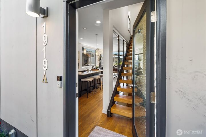 Property Photo:  1919 A  9th Avenue W  WA 98119 