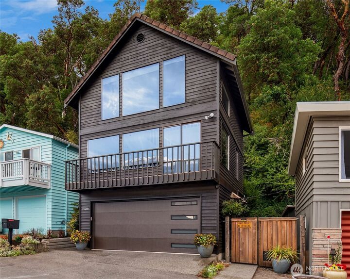 Property Photo:  11428  Arroyo Beach Place SW  WA 98146 