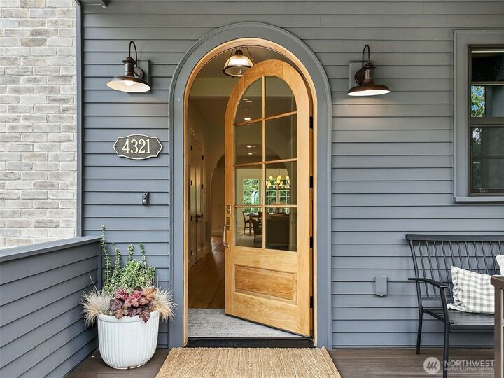 Property Photo: 4321 NE 57th Street WA 98105