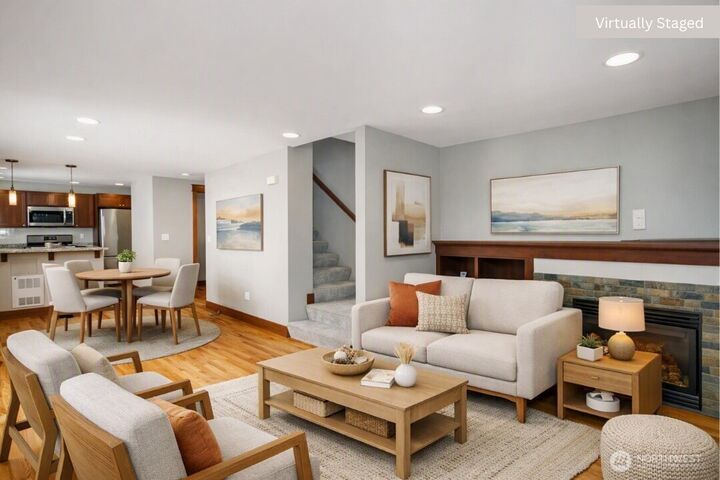 Property Photo: 5260 Brooklyn Avenue NE B WA 98105